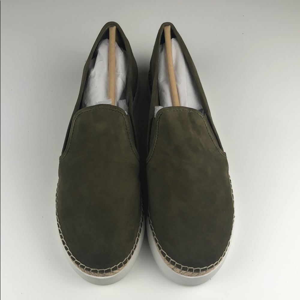 NEW Vince Camuto Tambie Slip-On Sneaker